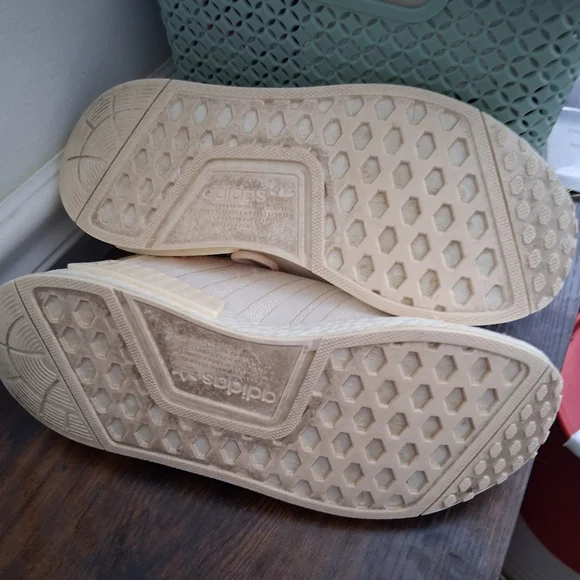 Light Pink Adidas NMD - Picture 3 of 3